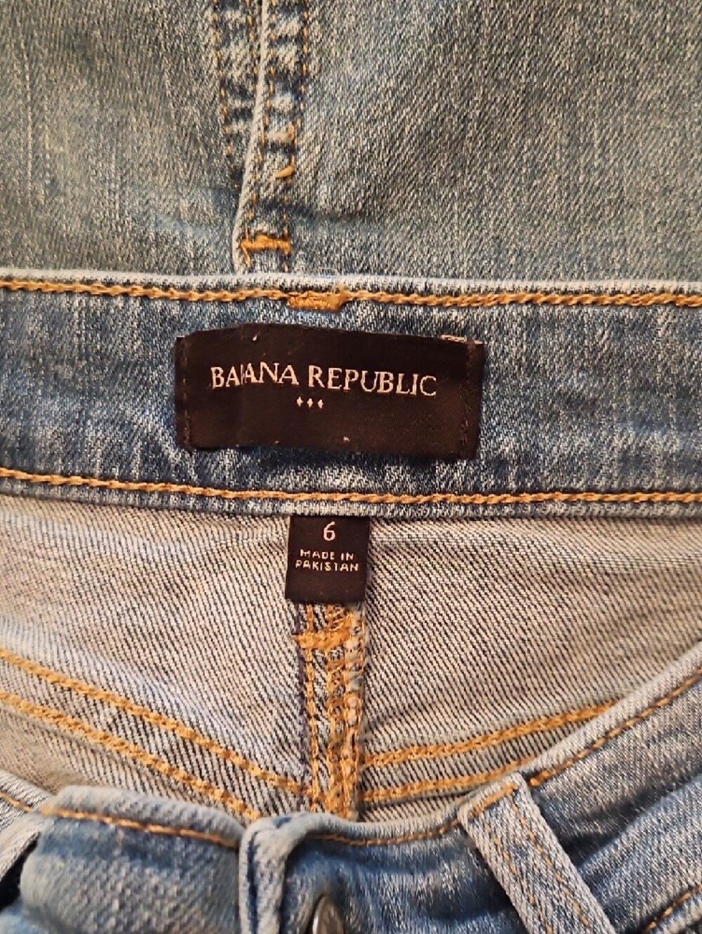 Banana Republic light blue denim skirt with button waist - Picture 4 of 4